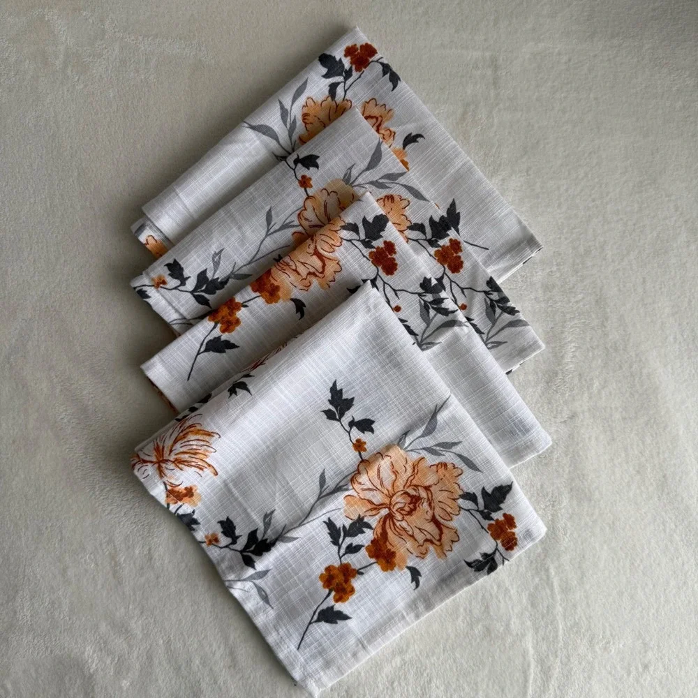 NWOT Ruvanti Set Of‎ Four Floral Cloth Napkins 100%Cotton 17x17